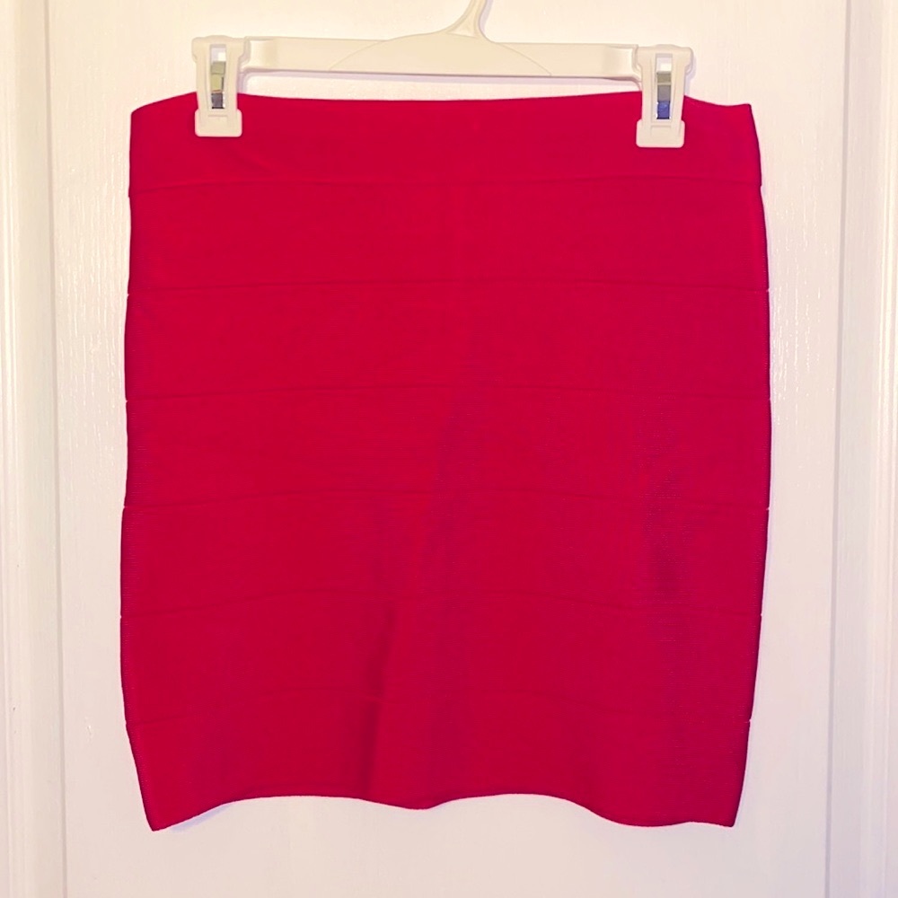 Bebe NWOT bandage skirt fuschia pink L